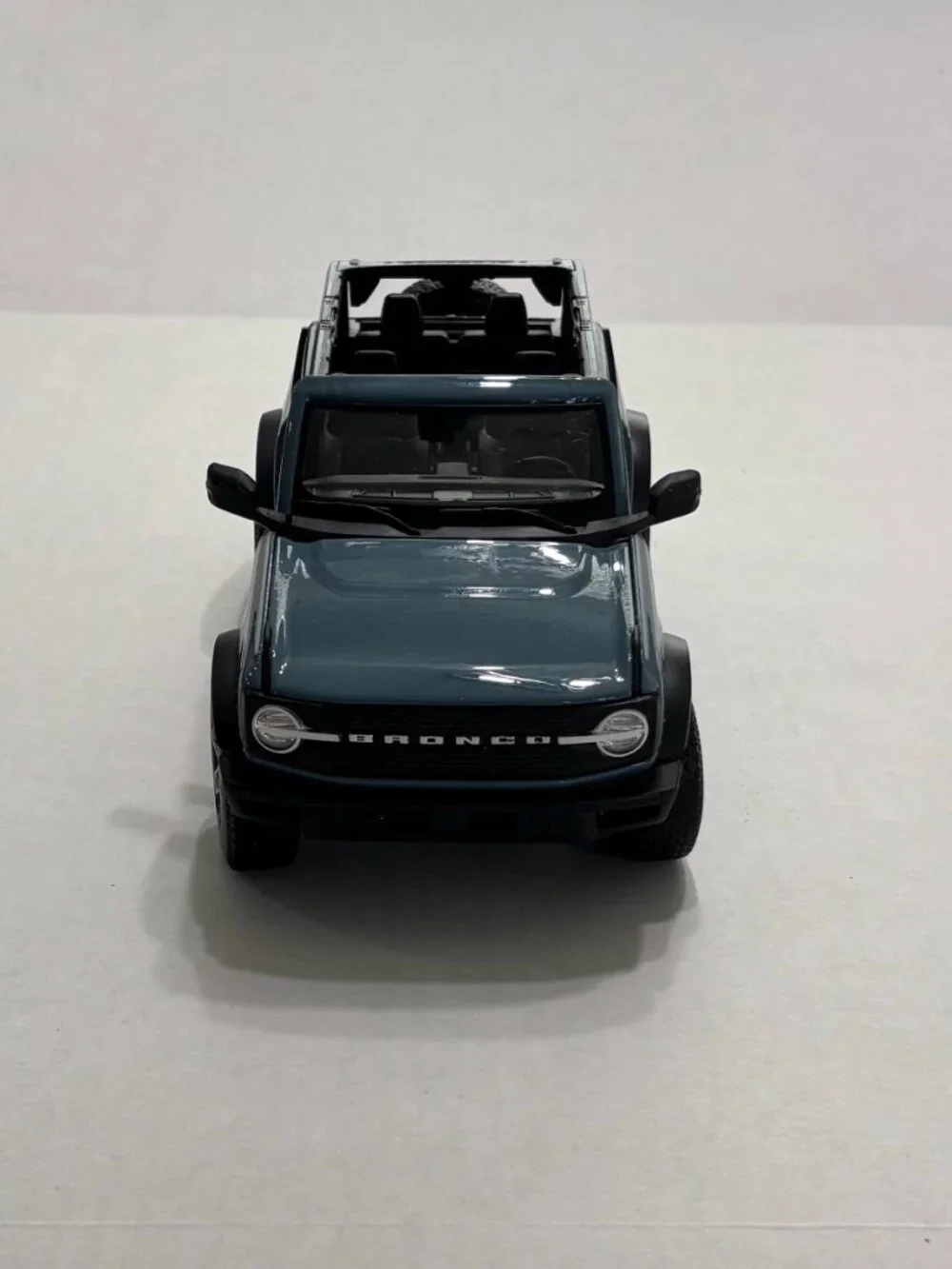 Maisto Diecast Cars 2021 Ford Bronco Badlands Blue Special Edition 1/18